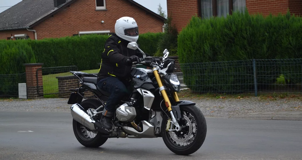 Reportage : les dessous des vêtements moto BMW